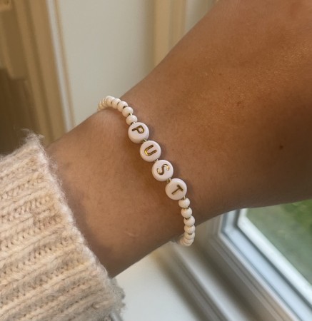 Valgfri tekst armbånd (hvit, elastisk strikk)