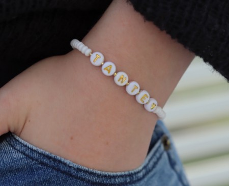 Design ditt eget armbånd (Hvit, elastisk strikk)